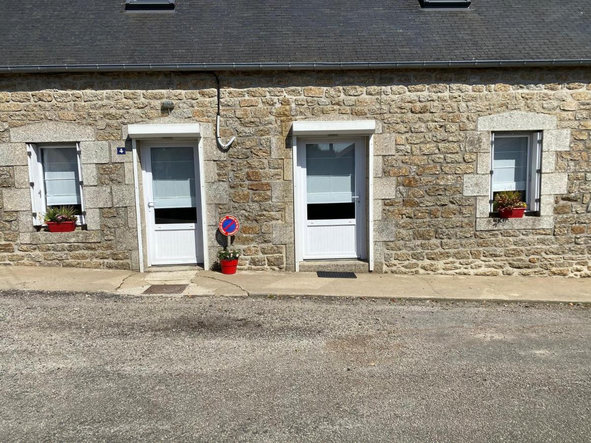 La Petite Maison Saint-Nicolas-du-Pélem Eksteriør bilde